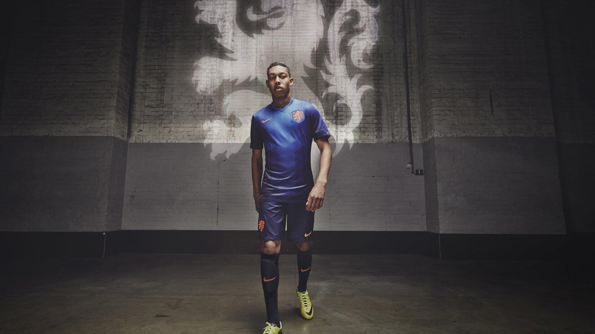 伯恩利主场激战森林半场难分高下 威廉斯闪击安东尼火速扳平